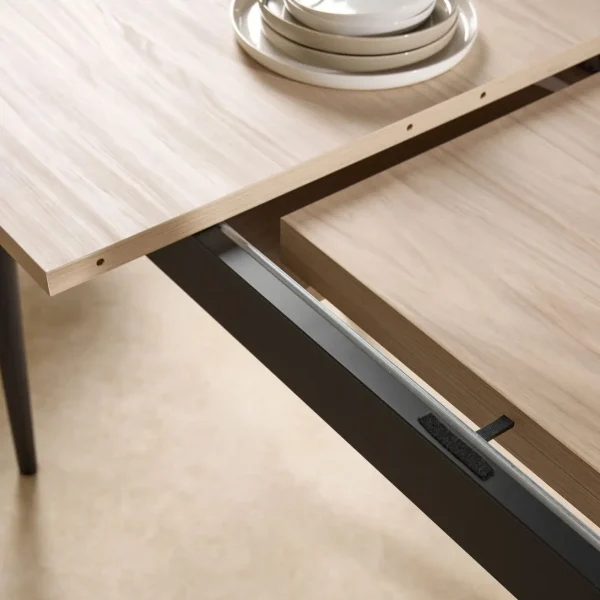 Table à manger extensible décor bois pieds métal 6 à 8 personnes Mila – Image 5