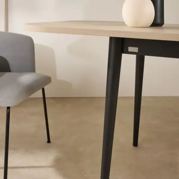 Table à manger extensible décor bois pieds métal 6 à 8 personnes Mila – Image 4